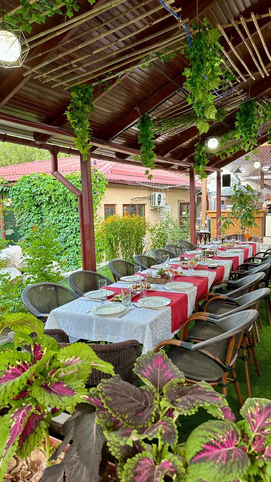 Tian-Shan Hotel Bishkek Exterior foto